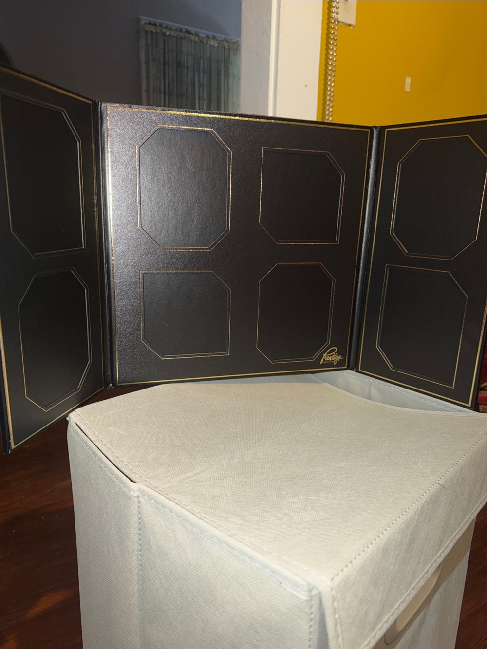 Black Photo Display Folio - Black